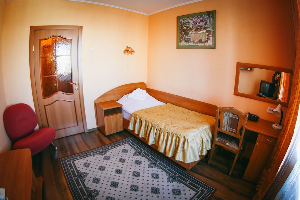 Standard Triple Room photo 2