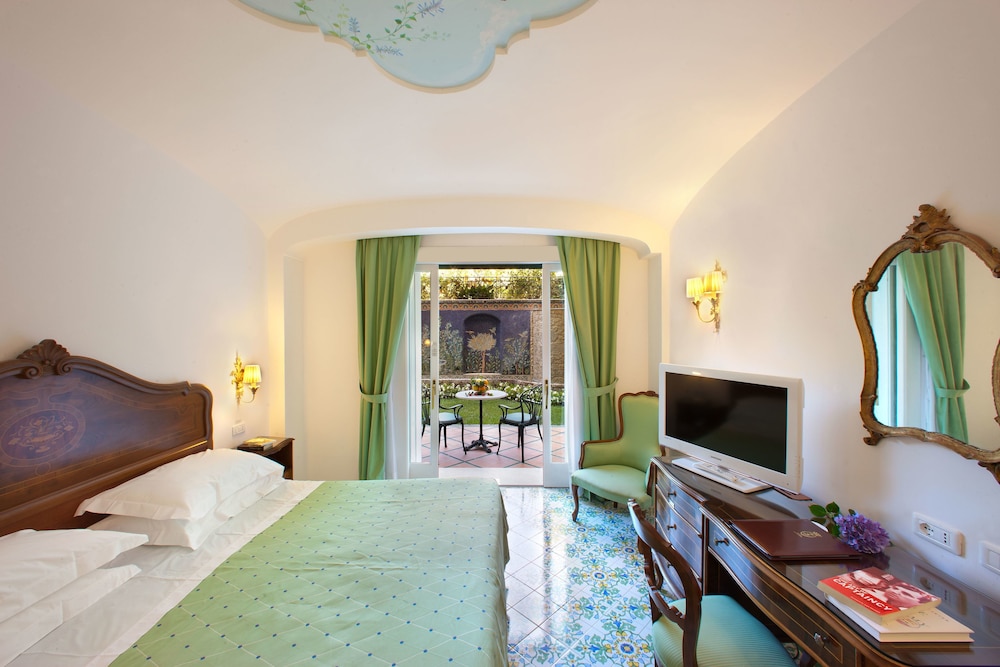 Classic Double or Twin Room, Balcony, City View photo 3