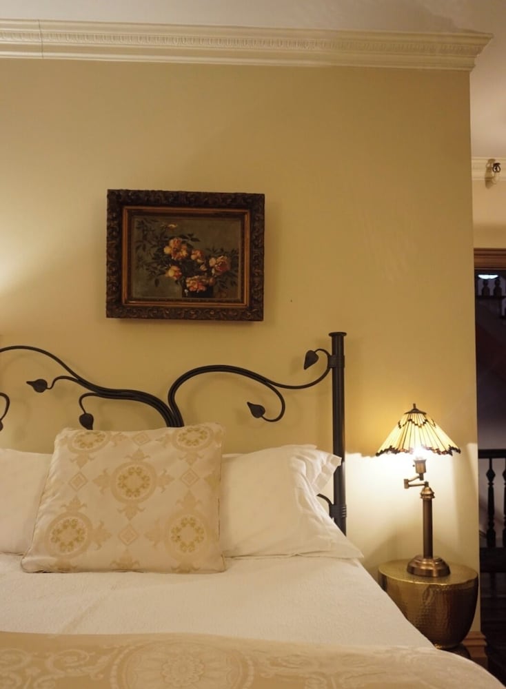 Classic Room, 1 Queen Bed photo 3
