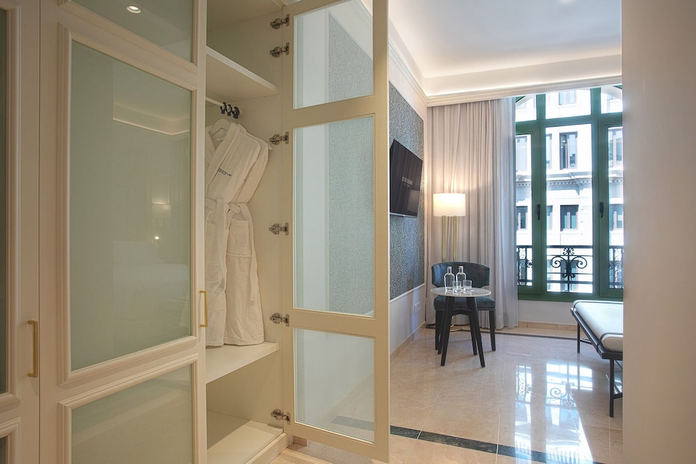 Junior Suite (Single Use) photo 2