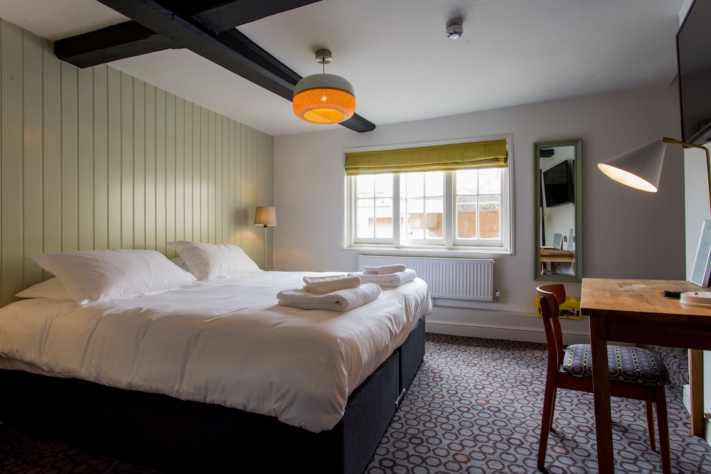 Deluxe Double or Twin Room, 1 King Bed photo 1
