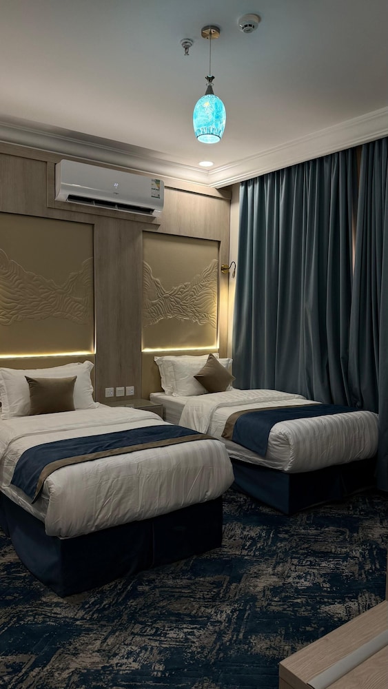 City Twin Room, 1 Bedroom, City View