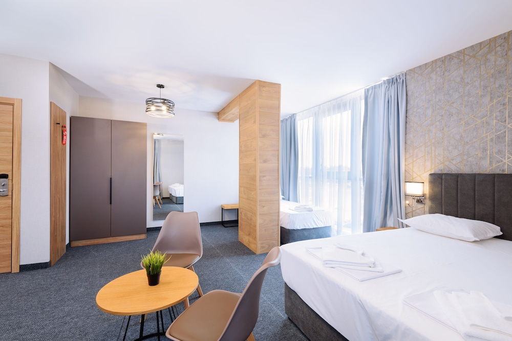 Deluxe Triple Room - Photo 4