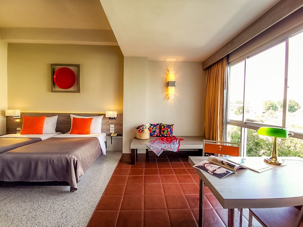 Deluxe Room - Photo 18