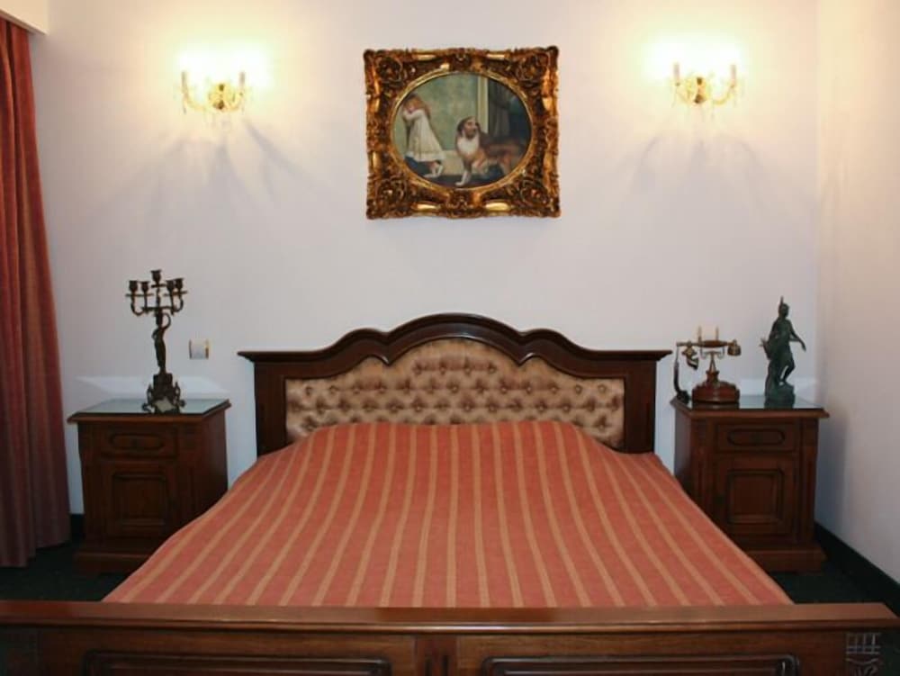 Double Room, Private Bathroom - Photo 4