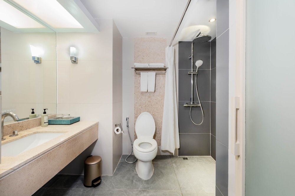 2 Bedroom Suite - Photo 8