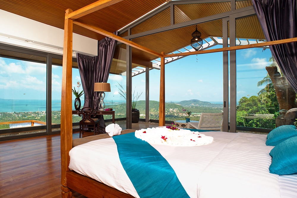 5-Bedroom Villa with Private Pool photo 1