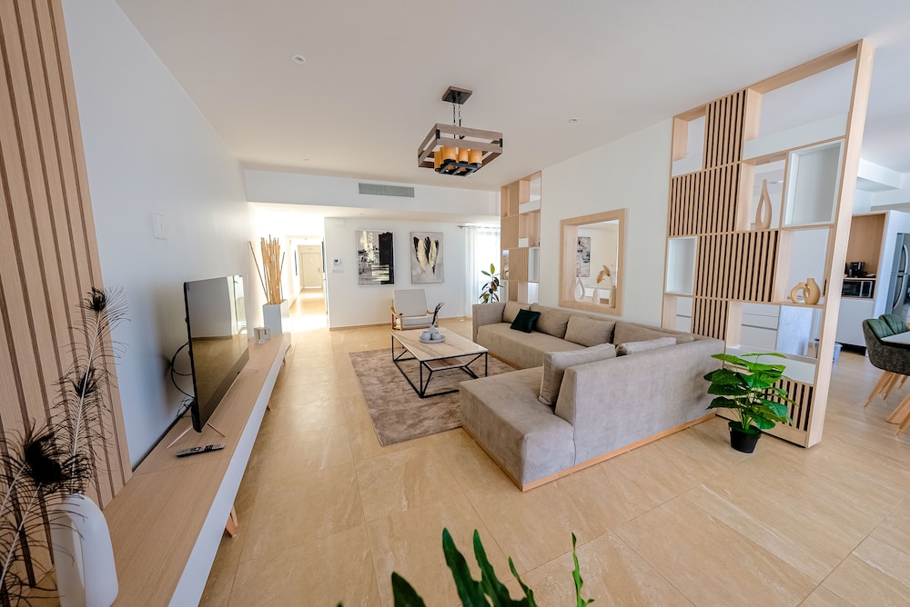 Luxury Villa photo 2