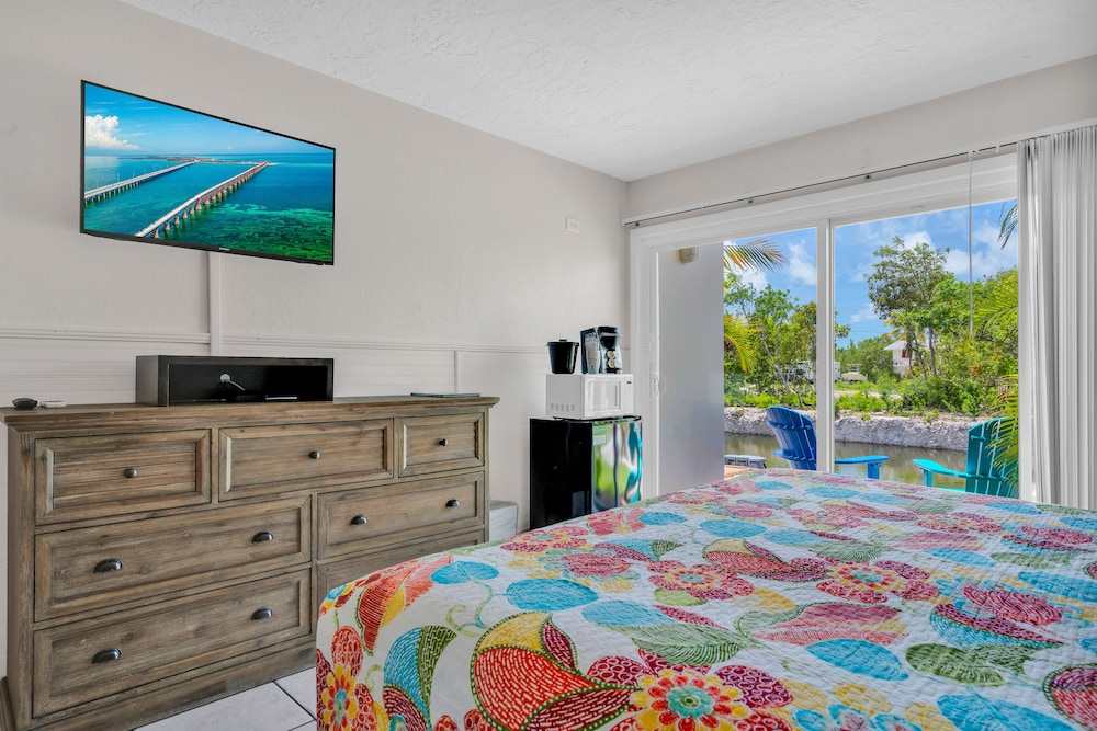 Canal View King Island Room photo 3