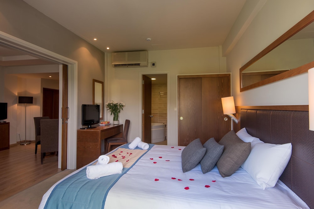 Honeymoon Suite photo 3