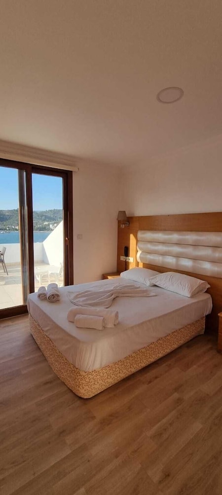 Deluxe Triple Room, Sea View photo 1