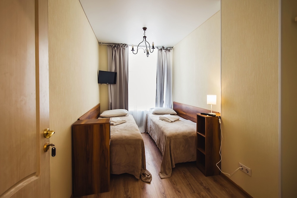 Economy Twin Room, Shared Bathroom