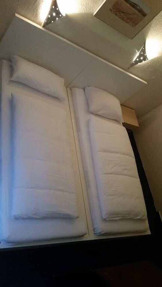 Double Room - Photo 5