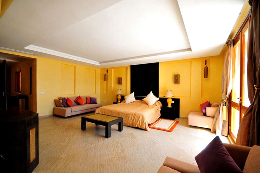 Luxury Villa photo 2