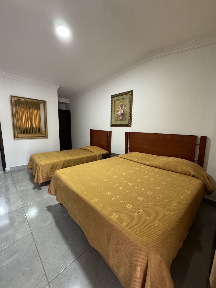 Basic Triple Room, Multiple Beds photo 1