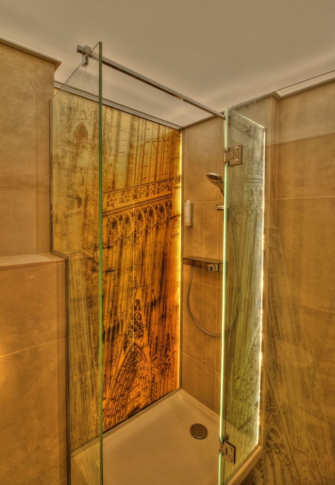Double Room (Cathedral View) - Photo 26