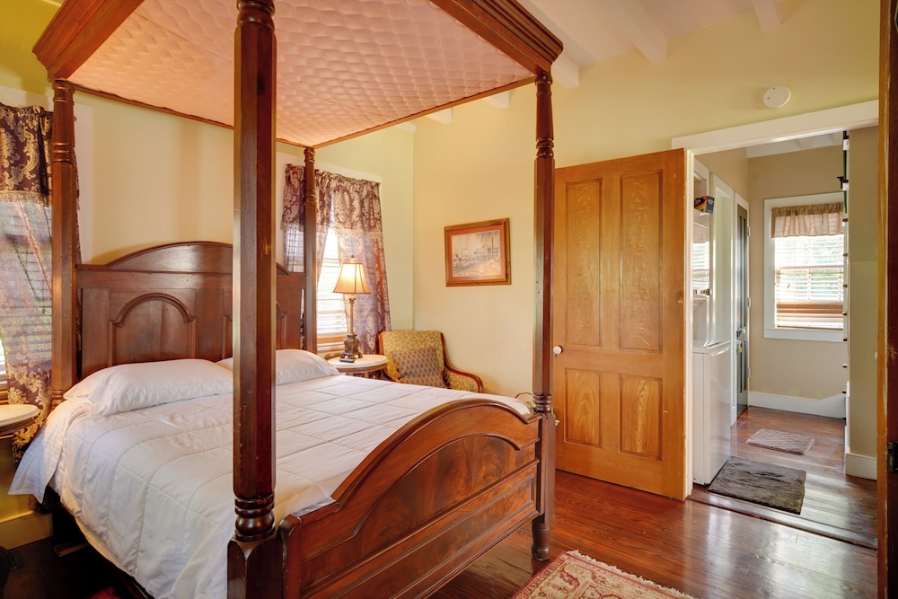 House (2 Bedrooms) photo 2