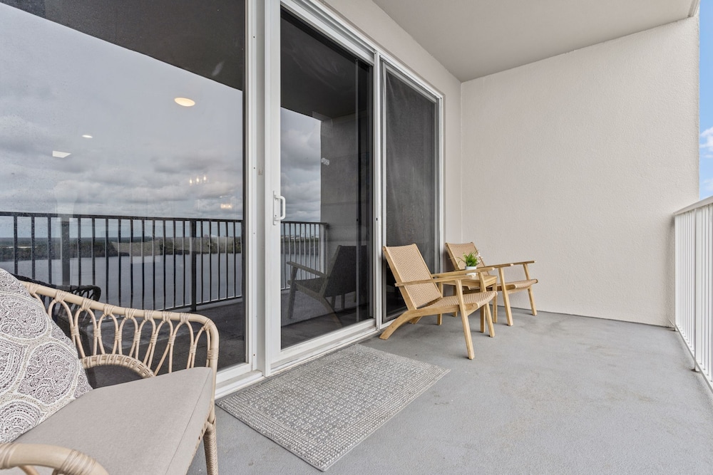 Family Condo, Balcony, Lake View