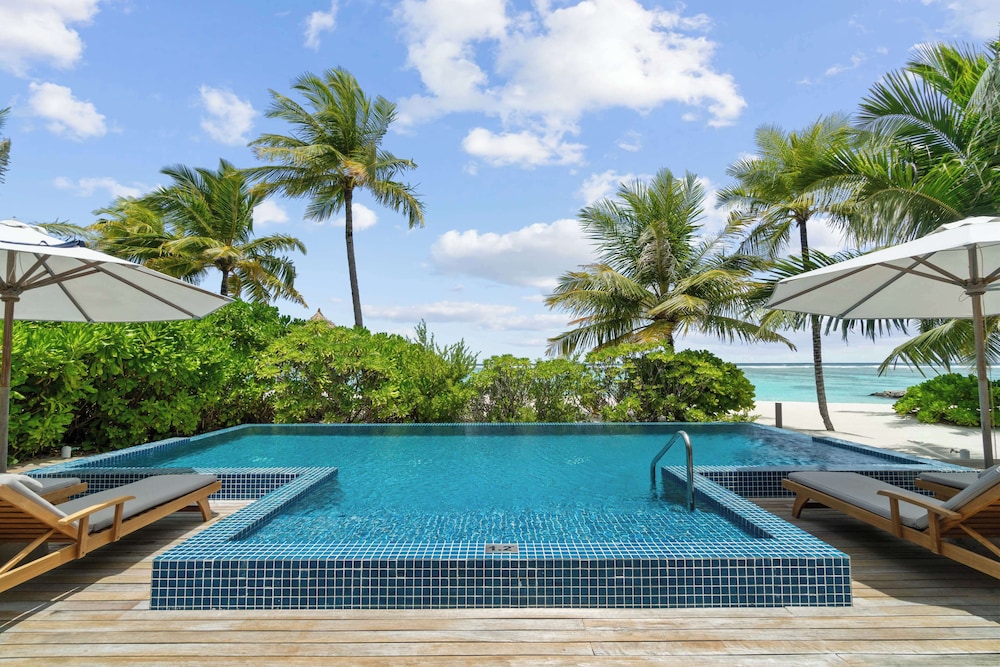 Two bedroom beach sunset villa with private pool  & free access to VIP seaplane lounge on arrival - Photo 4