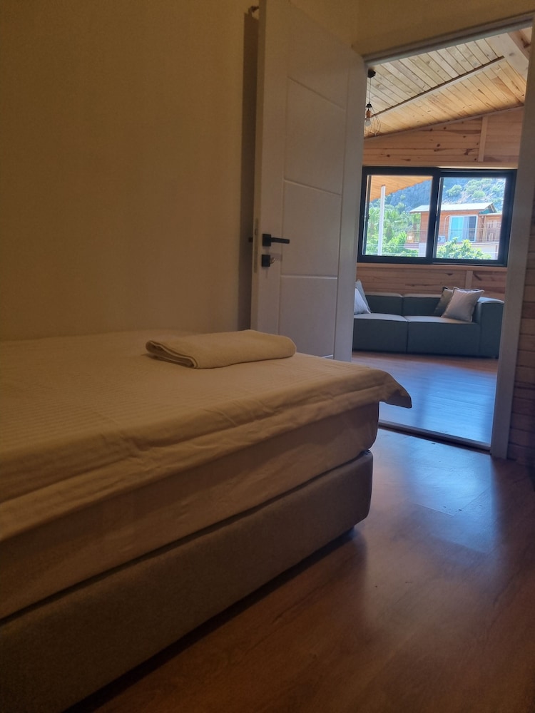 Deluxe Apartment photo 2