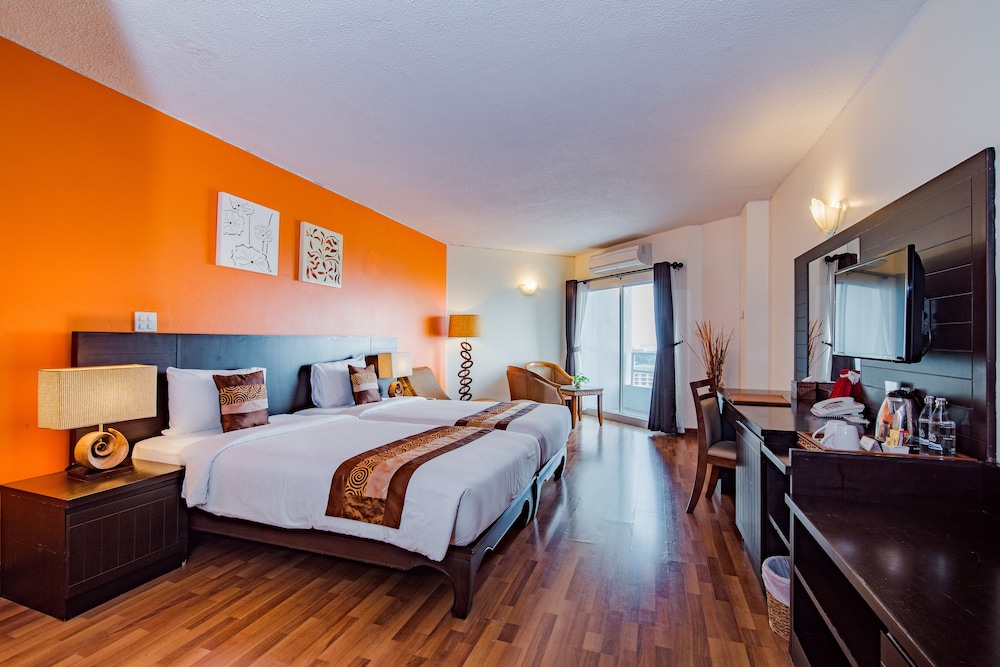 Premier Sea View - Photo 1