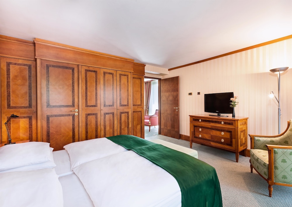 Suite, 1 Double Bed - Photo 6