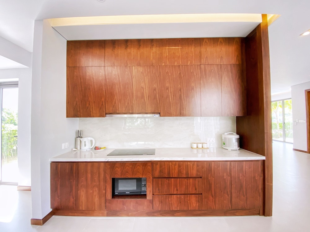 Premier Villa, 3 Bedrooms - Photo 16