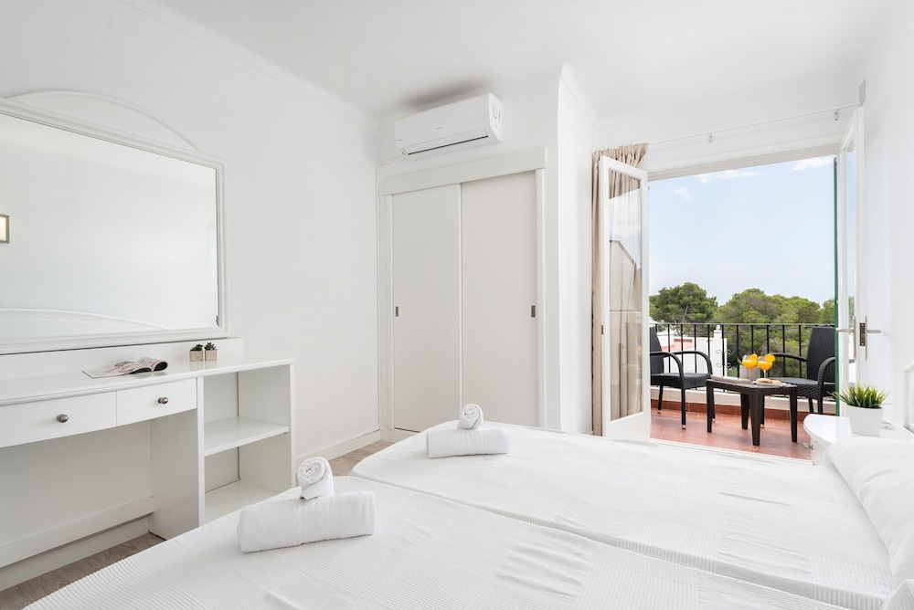 Double Room - Photo 6