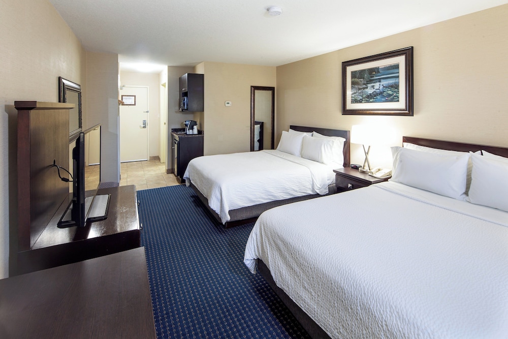 Standard Room, 2 Queen Beds - Photo 2