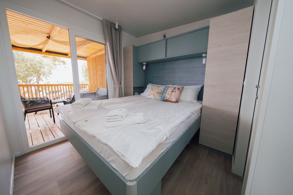 Comfort Mobile Home, Patio
