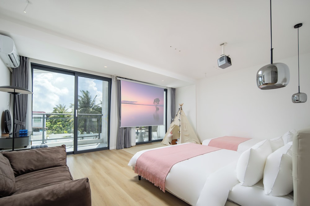 Classic Twin Room, Pool View