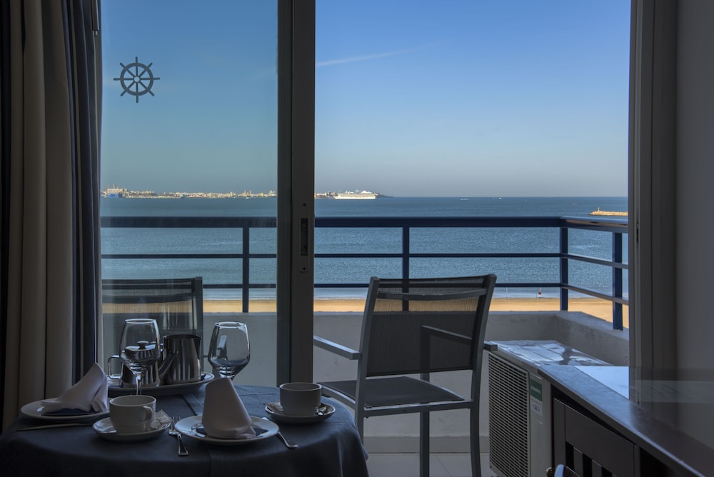 Double or Twin Room, Sea View - Photo 4