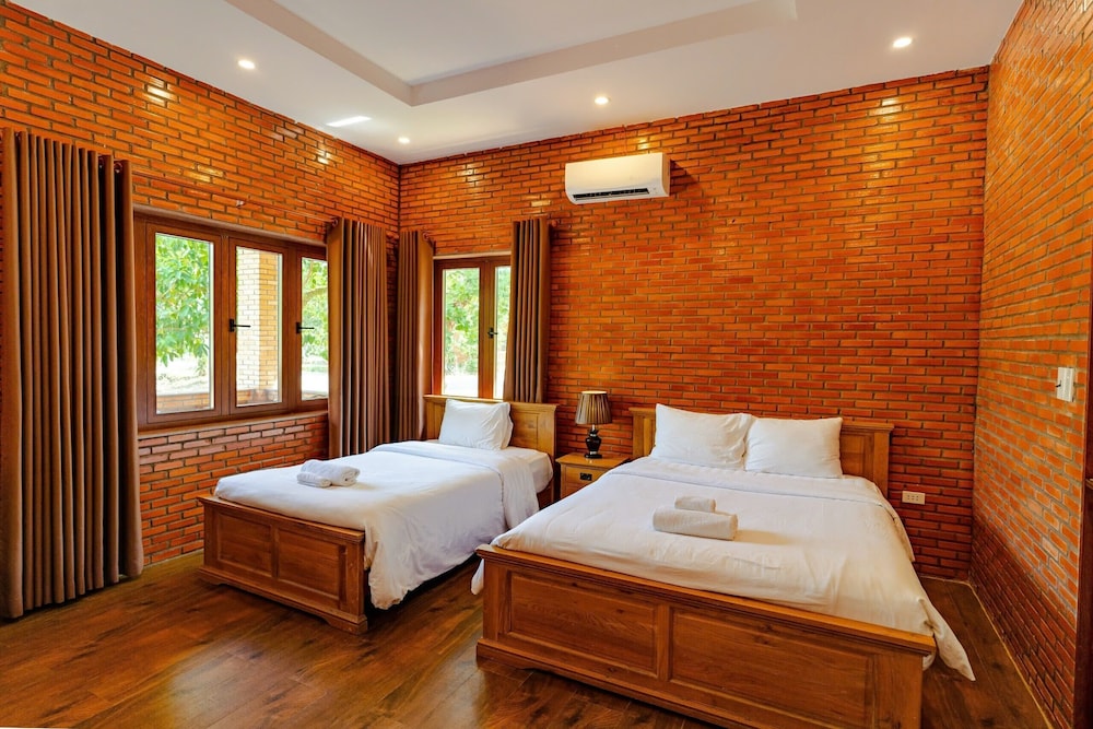 Superior Triple Room, Balcony, Garden View