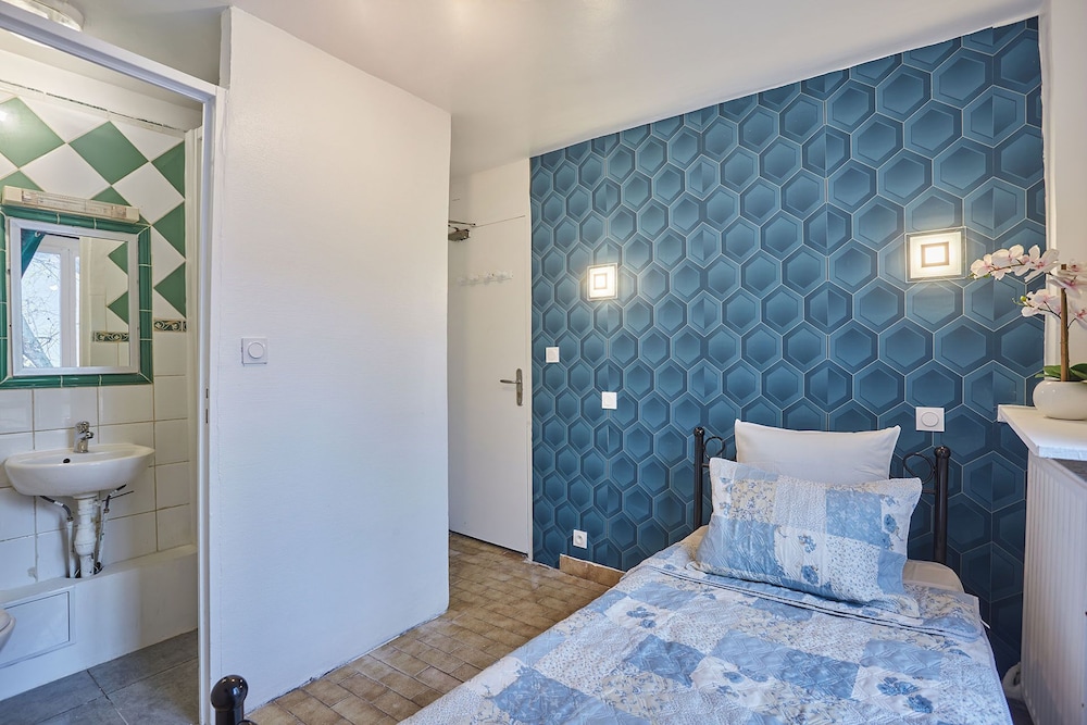 Single Room (Douche privée) photo 2