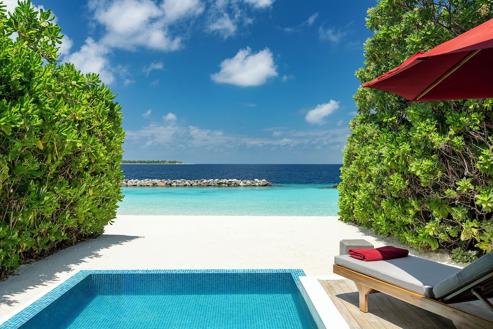 Beach Villa with Pool photo 2