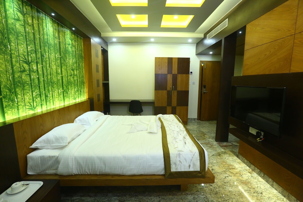 Executive Room - Photo 8
