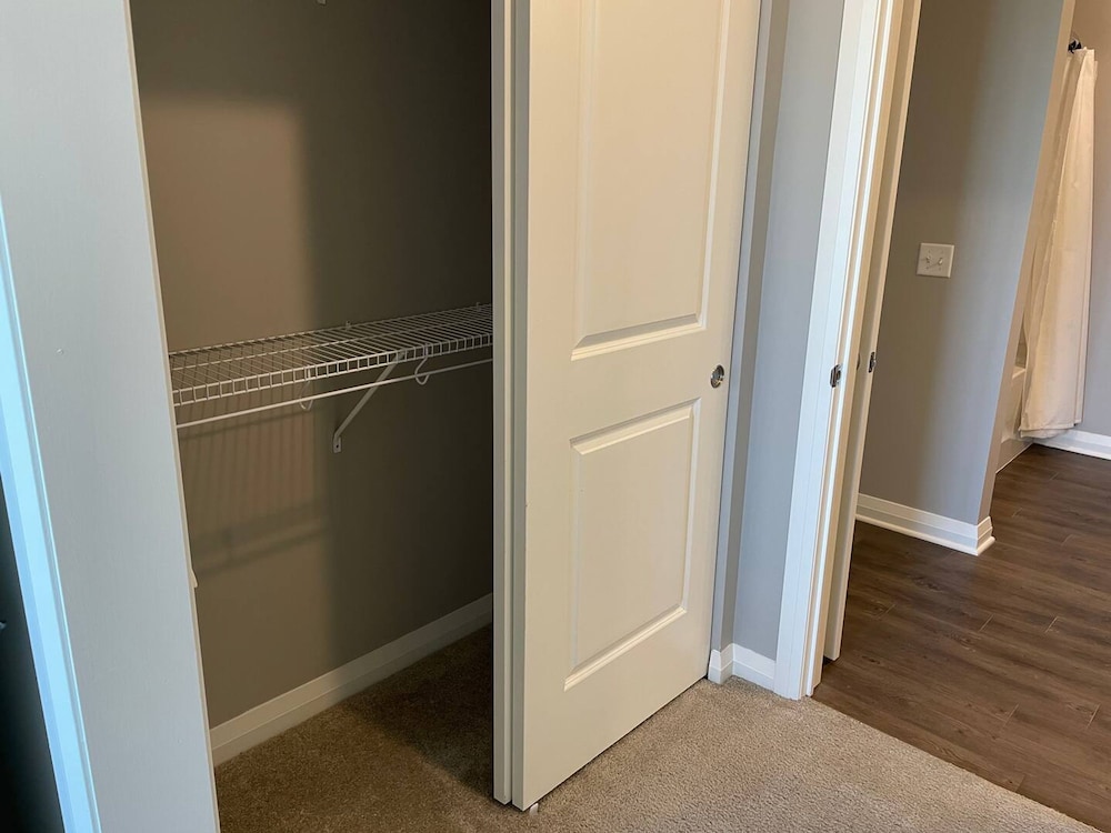 Skyline View 2BR w Balcony Free Parking W D, Billede 13
