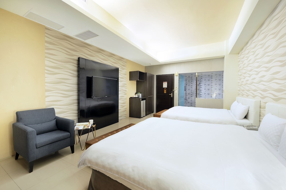 Panoramic Quadruple Room, Lake View photo 3