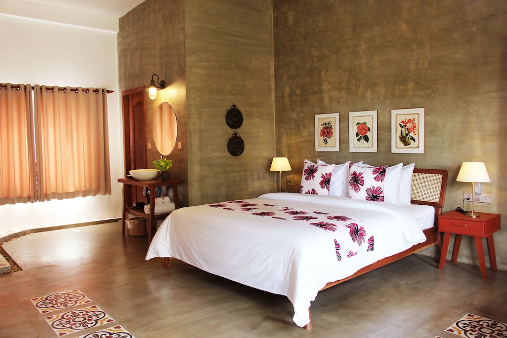 Deluxe Room with Two Double Beds - Photo 8