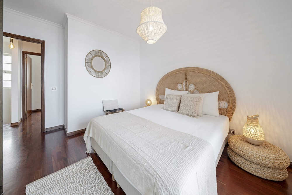 Basic House, Multiple Beds photo 3