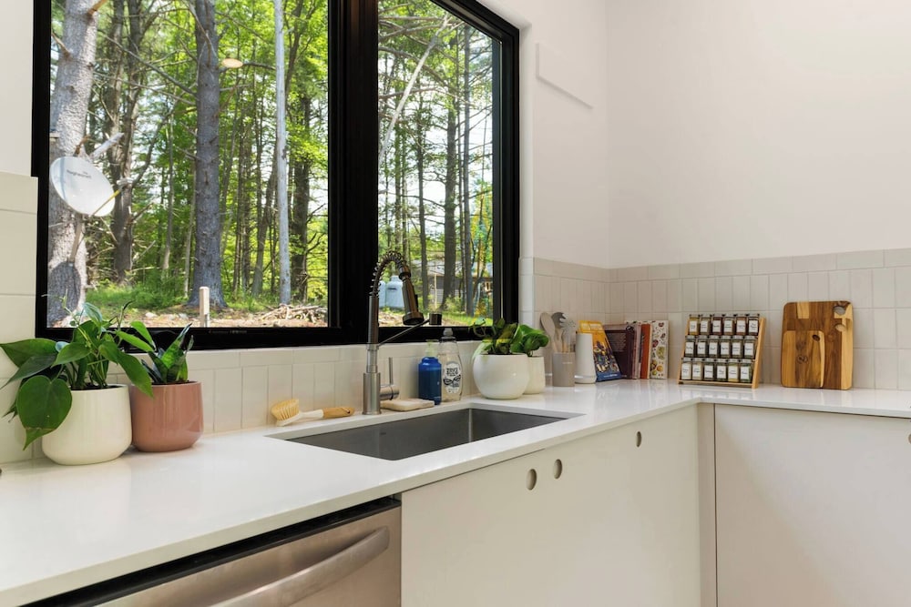100ft of Forest Light - Modern Catskills Escape, 사진 3