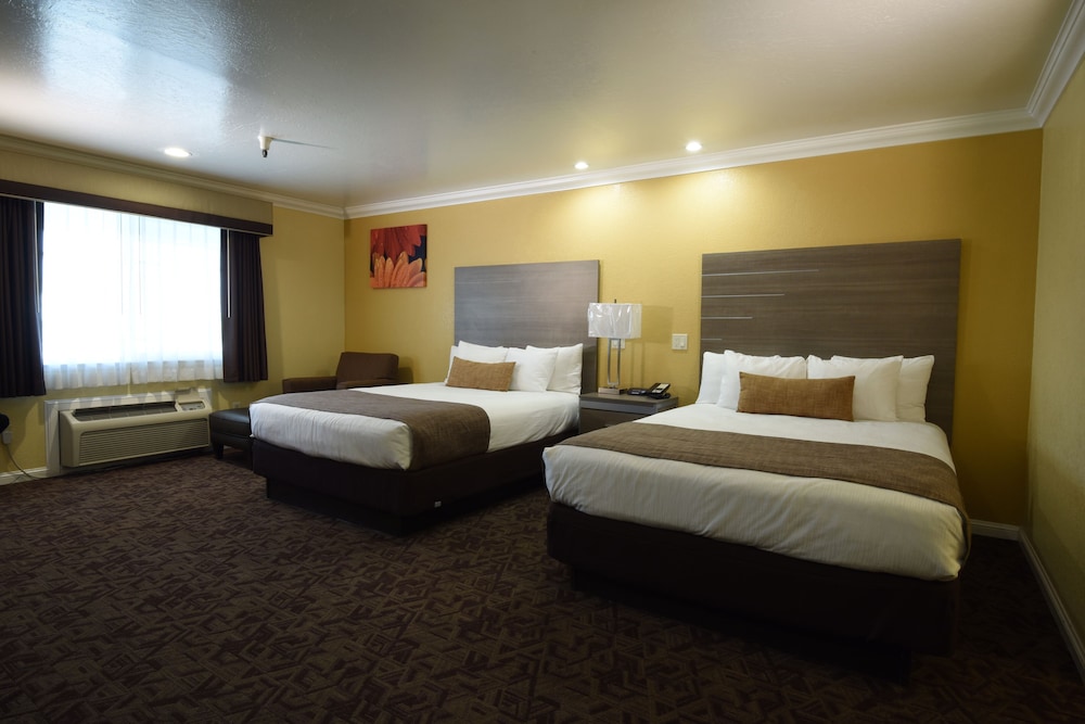 Standard Room, 2 Queen Beds, Non Smoking, Refrigerator & Microwave