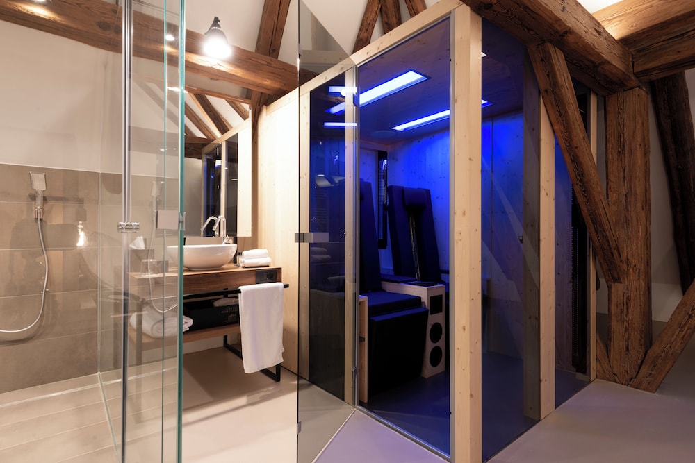 Panoramic Suite - Photo 7