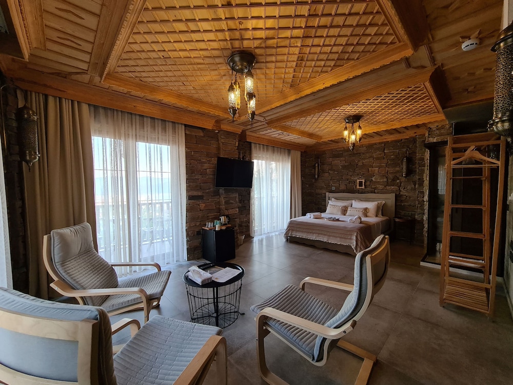 Deluxe Suite, 2 Bedrooms, Sea View photo 1