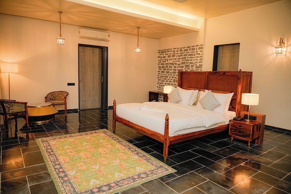 Luxury Mountain View Room with Private Balcony