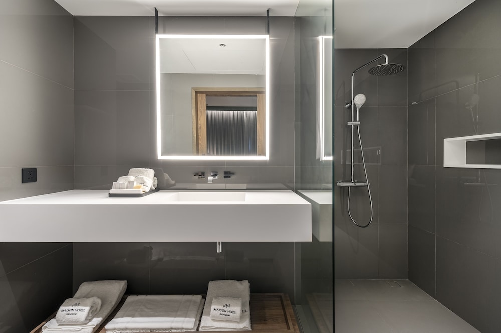 Napha Executive Suite photo 3