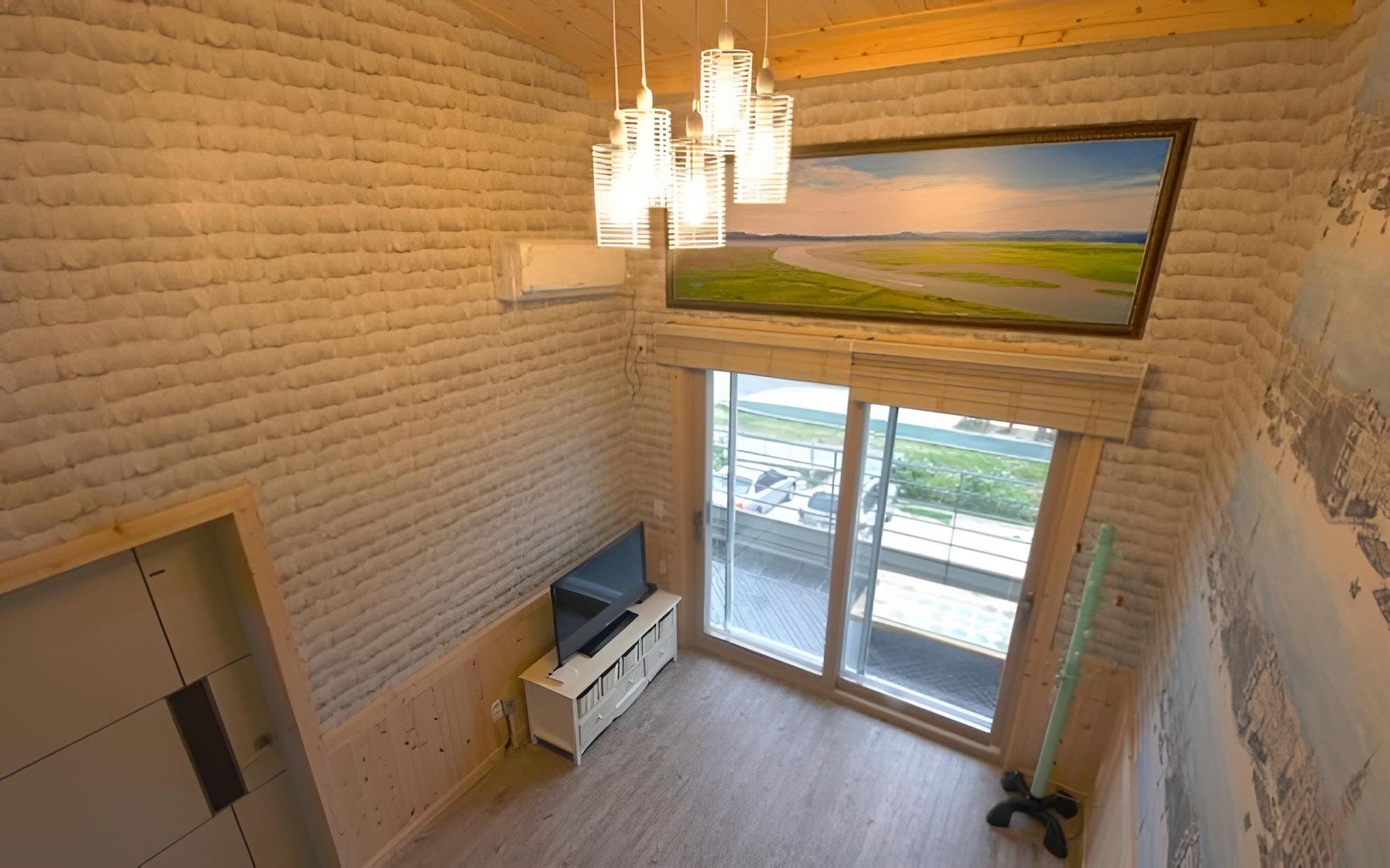Room (Special Room 202)