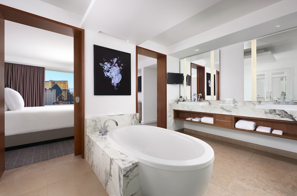 Executive Hospitality Tower Suite