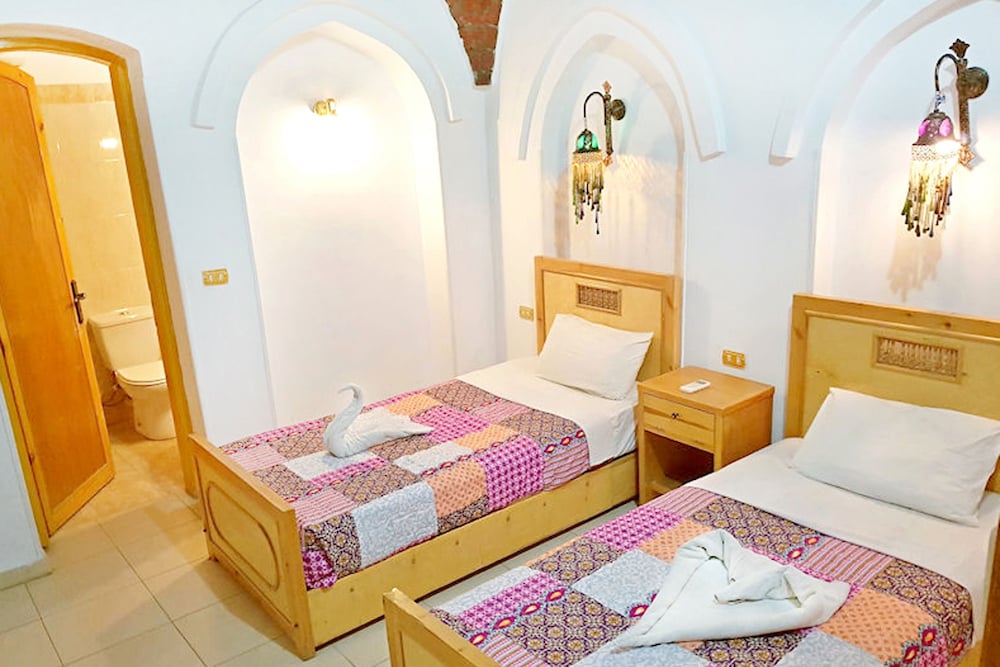 Standard Double or Twin Room, Garden View
