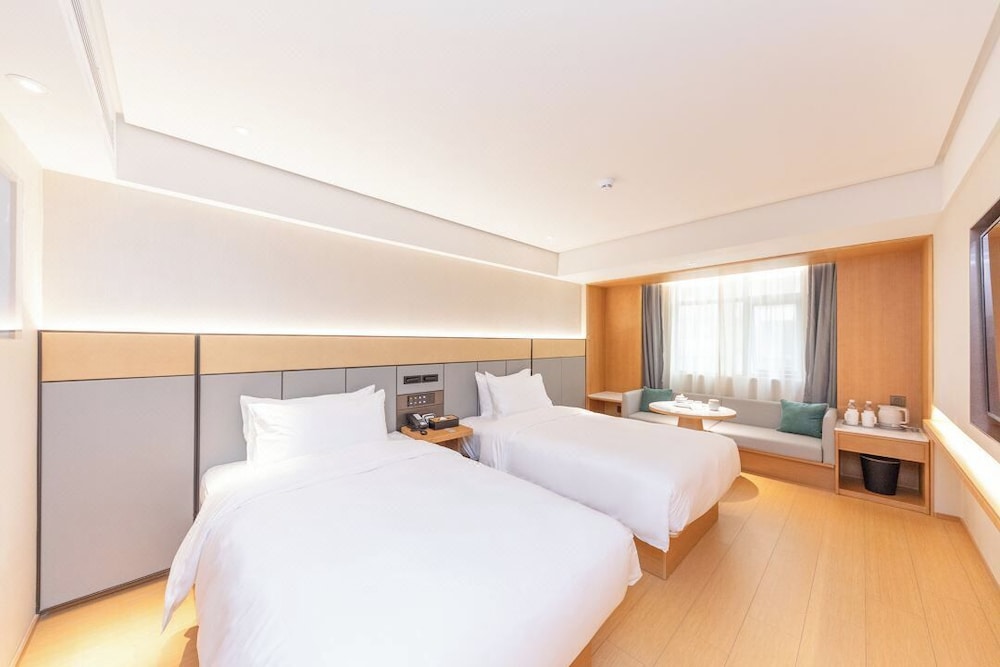 Superior Double Or Twin Room, City View photo 1
